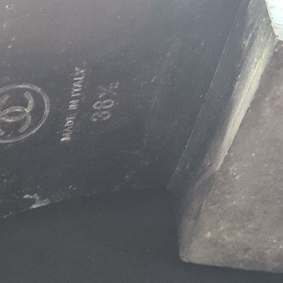 💃💯🎉HOST PICK🎉Chanel Boots 8.5 ladies. 11in high on right side /buckles/zips - Picture 4 of 17